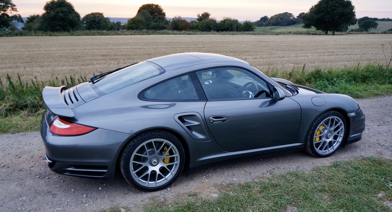 2010 Porsche 997 Turbo S - Image 18 of 31