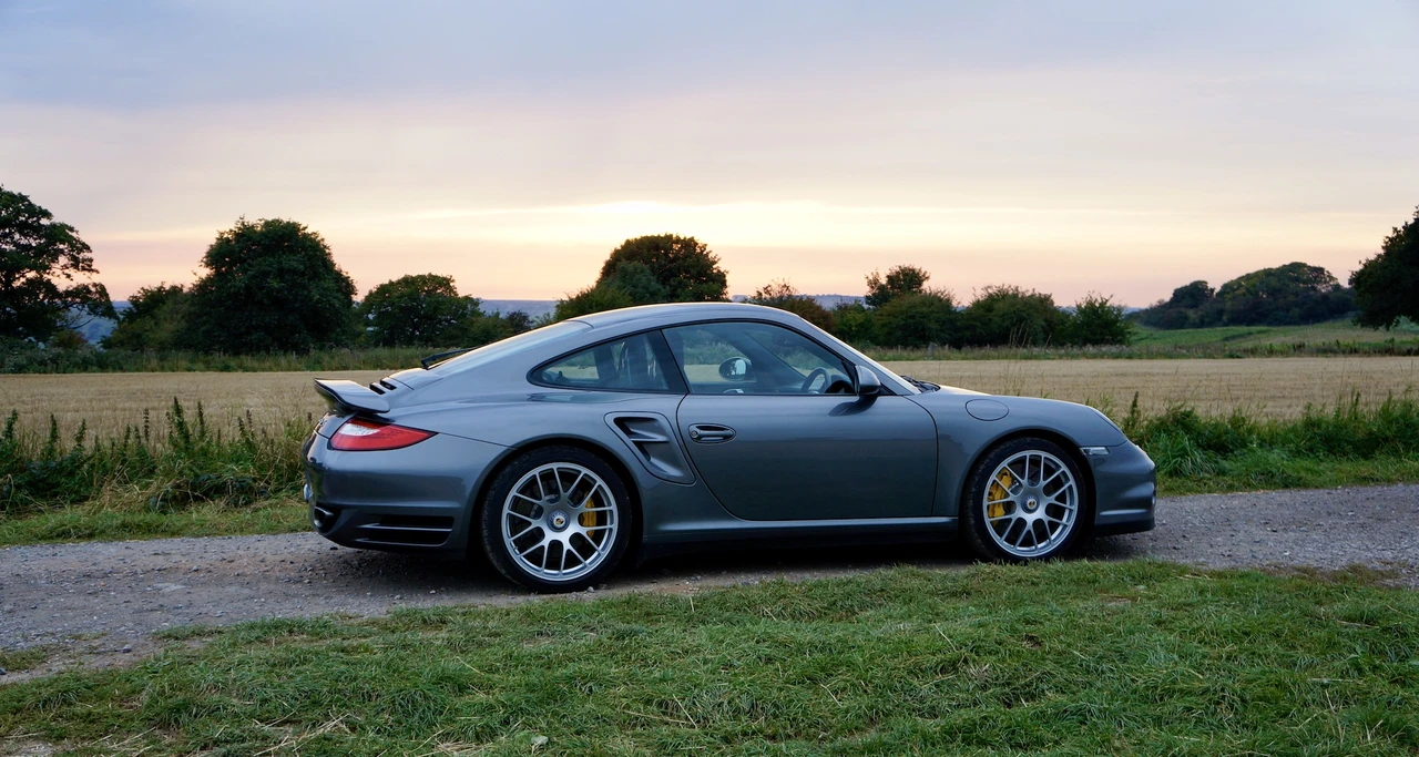 2010 Porsche 997 Turbo S - Image 21 of 31