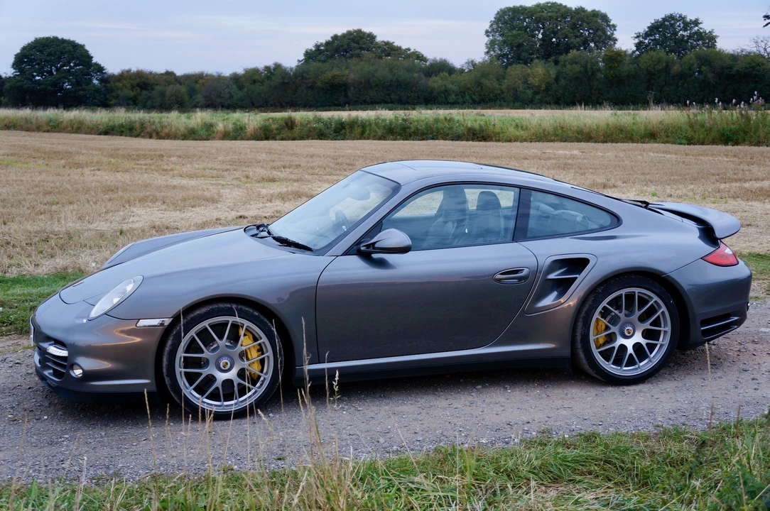 2010 Porsche 997 Turbo S - Image 28 of 31