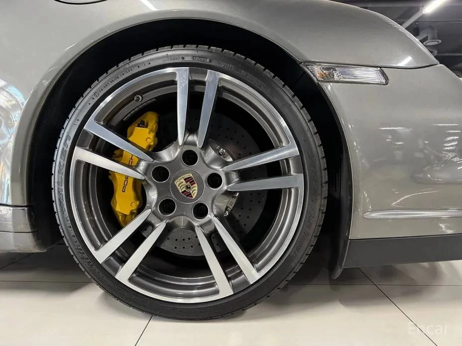 2010 Porsche 911 - Image 2 of 15