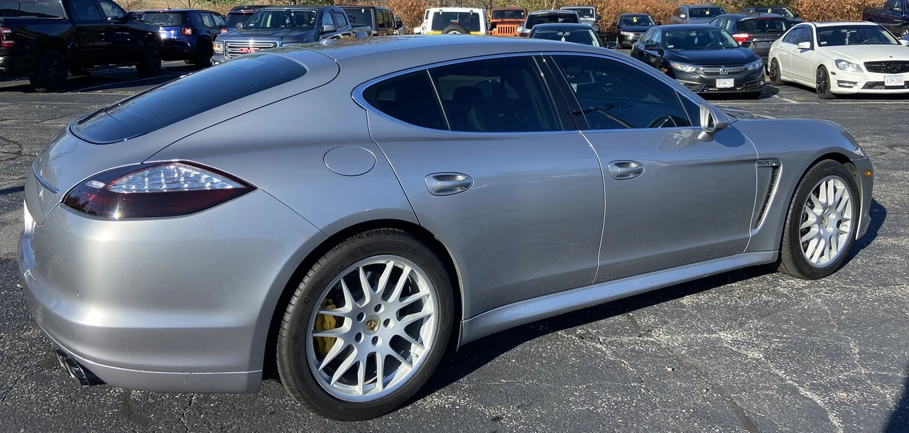 2010 Porsche 970 Panamera 4S - Image 2 of 9