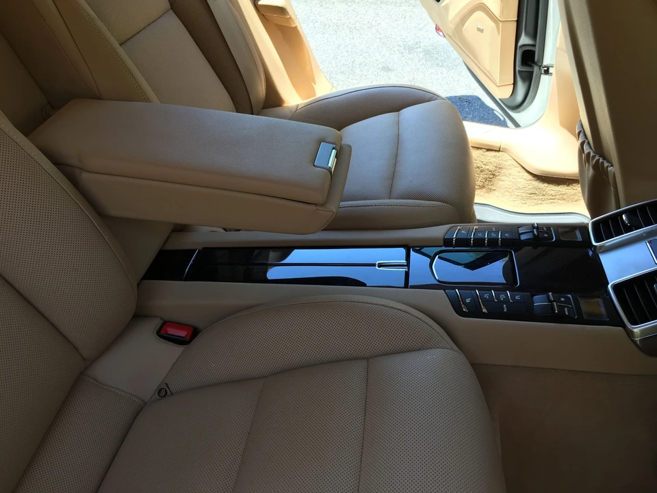 2010 Porsche 970 Panamera 4S - Image 20 of 28