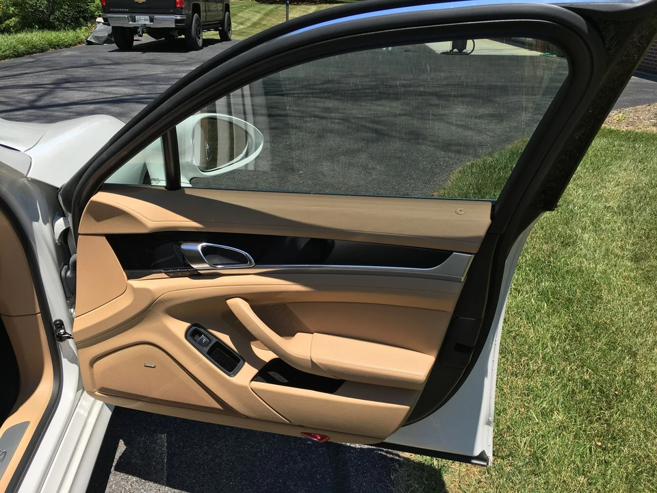 2010 Porsche 970 Panamera 4S - Image 17 of 28