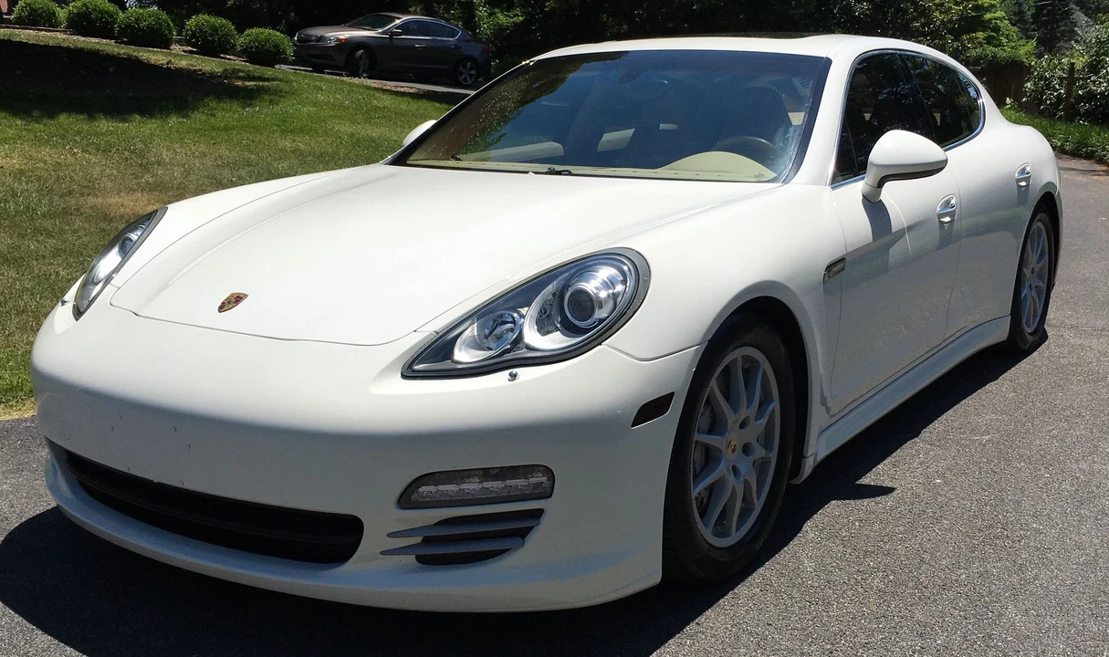 2010 Porsche 970 Panamera 4S - Image 11 of 28