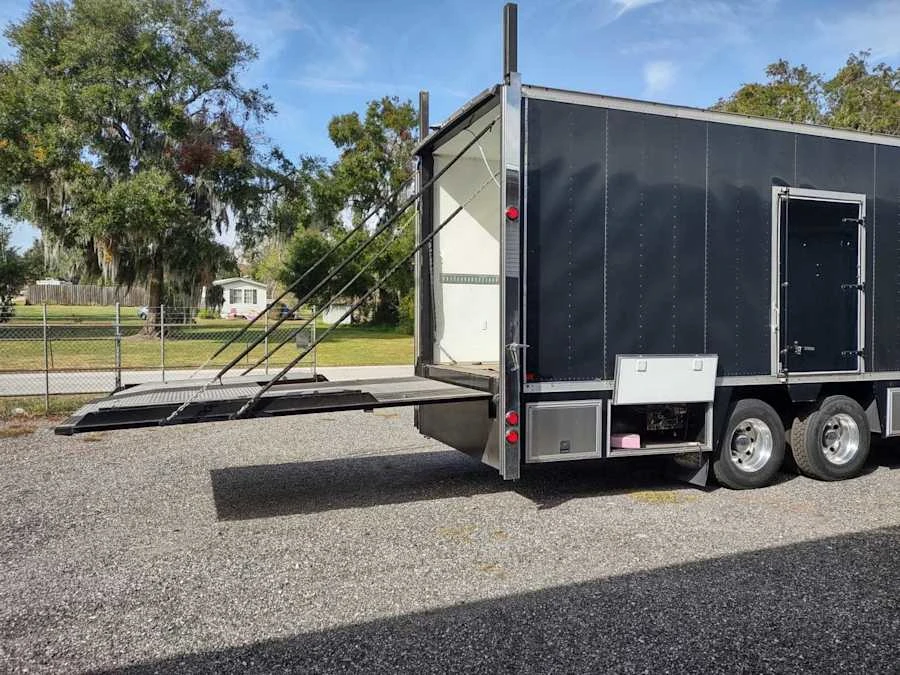 2010 Peterbilt - Image 4 of 9