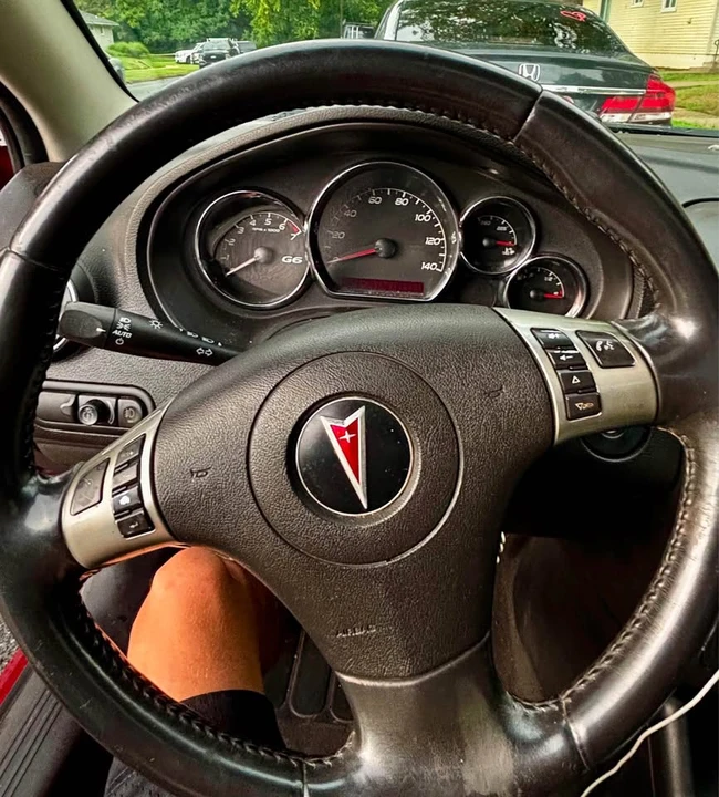2010 Pontiac G6 - Image 8 of 11