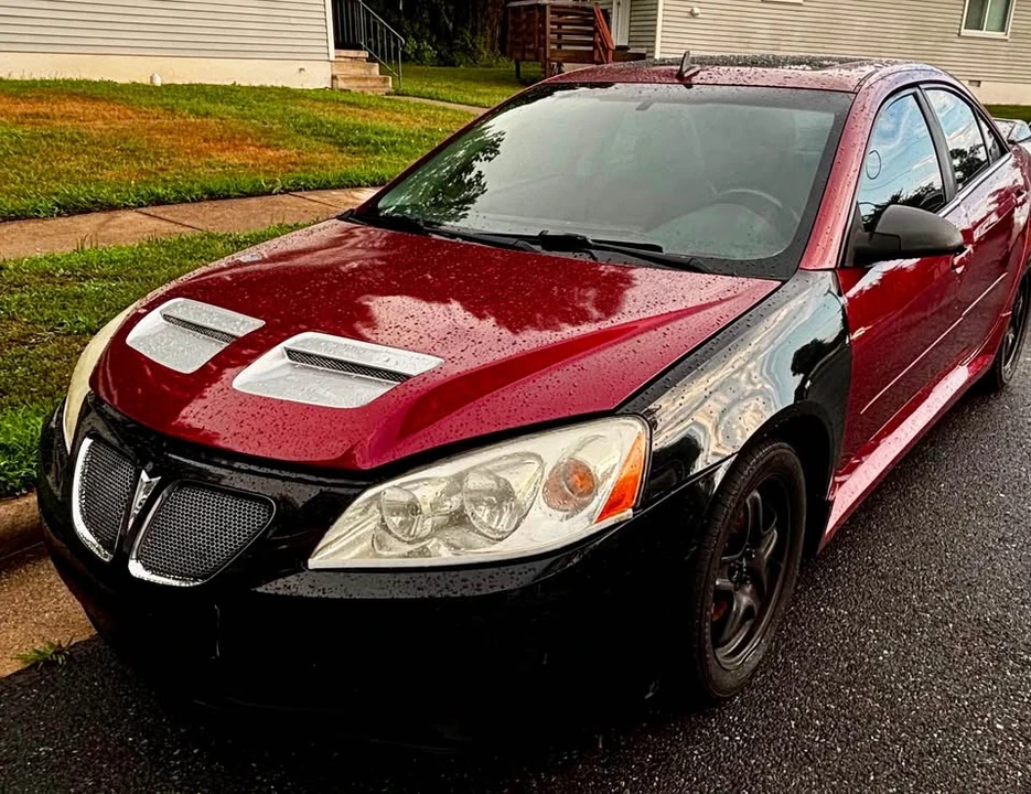 2010 Pontiac G6 - Image 2 of 11