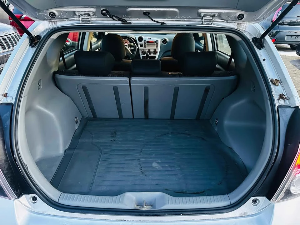 2010 Pontiac Vibe - Image 6 of 10
