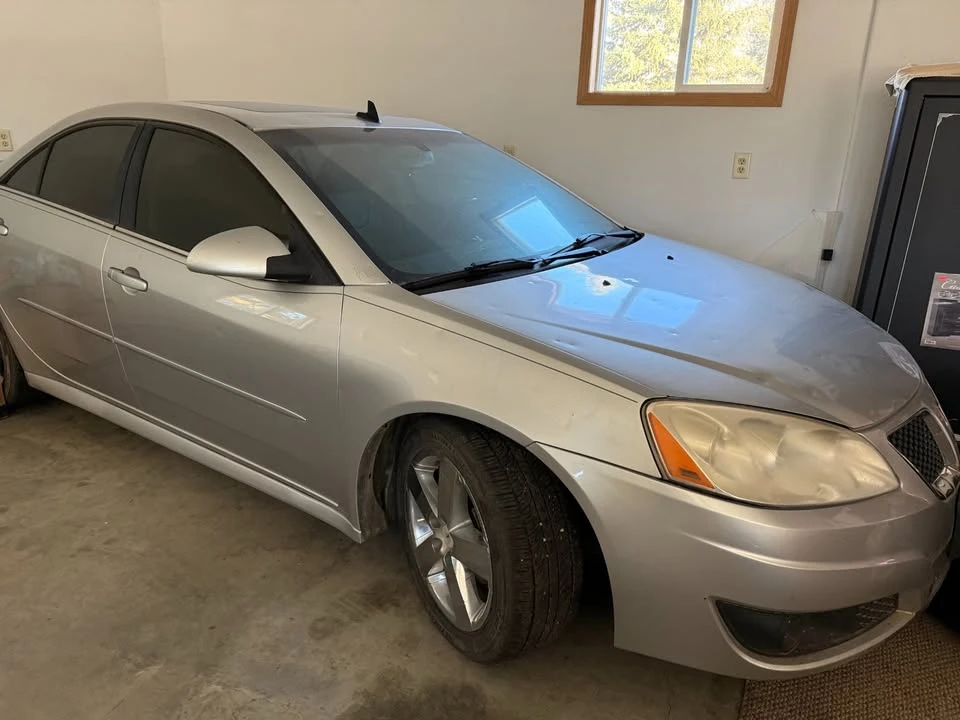 2010 Pontiac G6 - Image 2 of 6