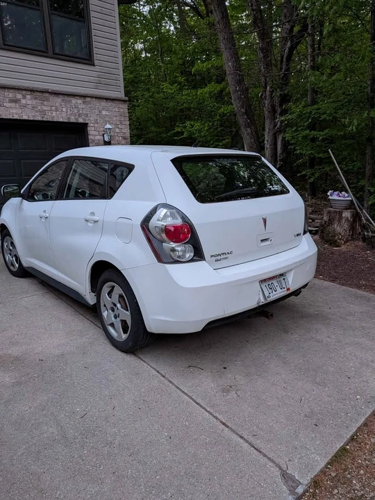 2010 Pontiac Vibe - Image 3 of 3