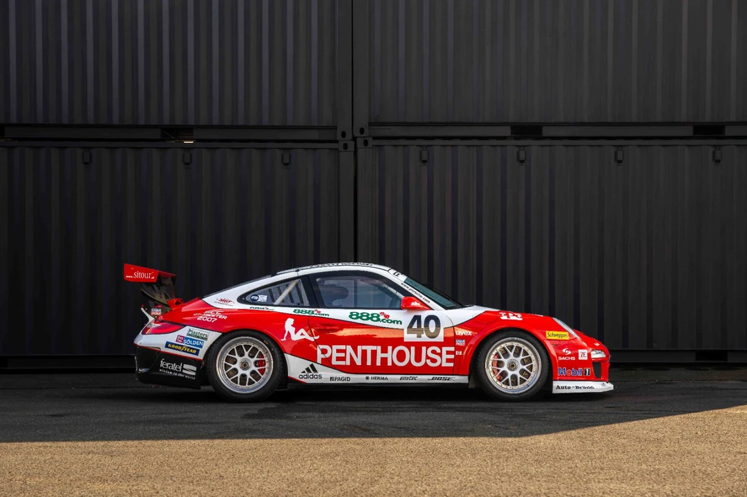 2010 Porsche 911 - Image 10 of 31
