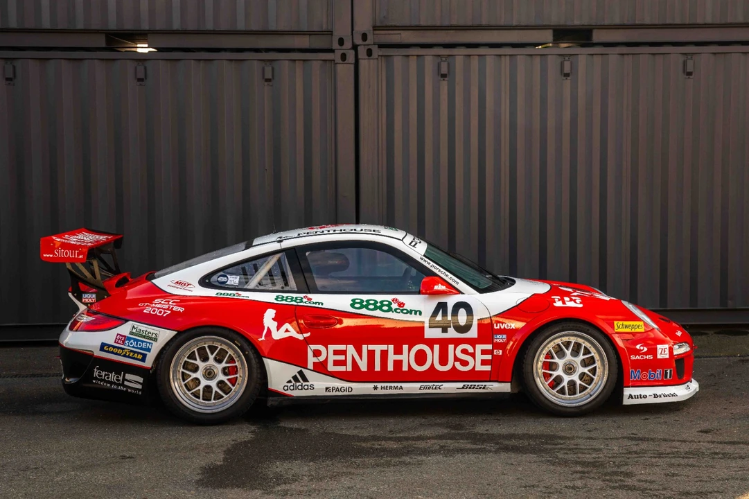 2010 Porsche 911 - Image 6 of 31