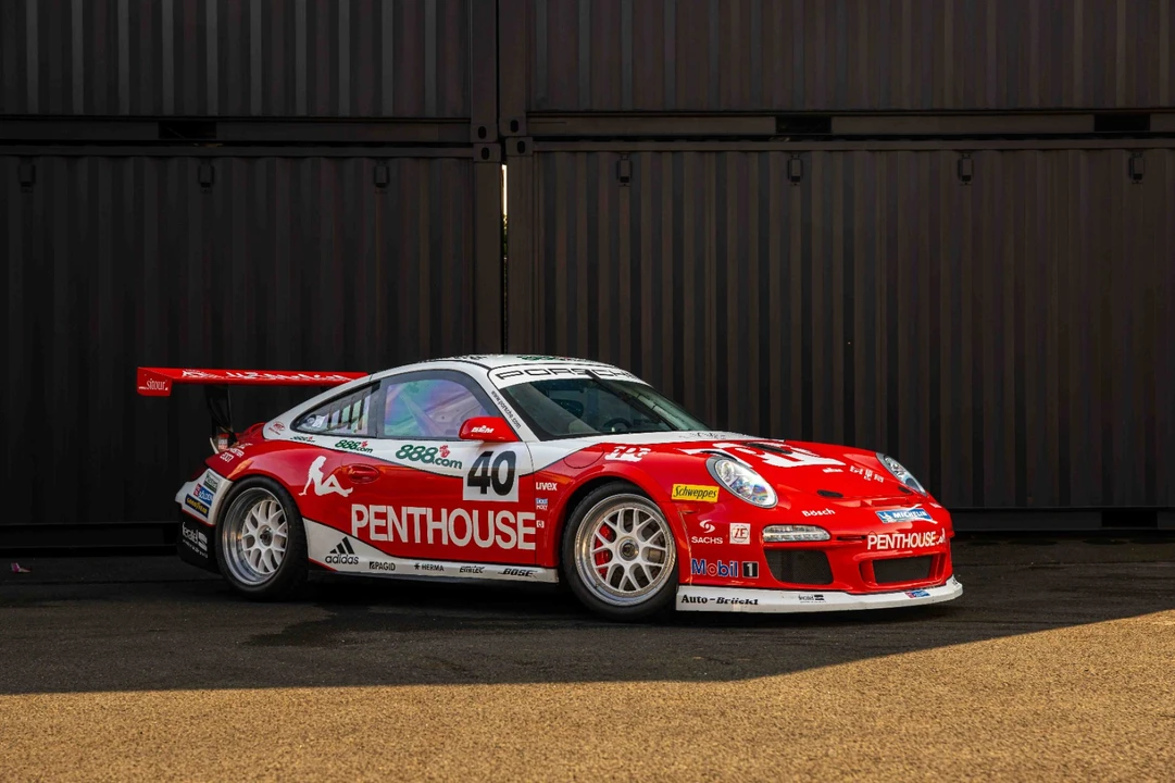 2010 Porsche 911 - Image 11 of 31
