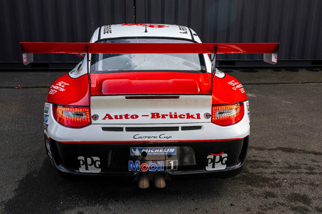 2010 Porsche 911 - Image 12 of 31