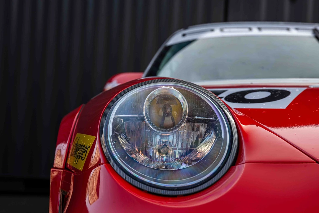 2010 Porsche 911 - Image 26 of 31
