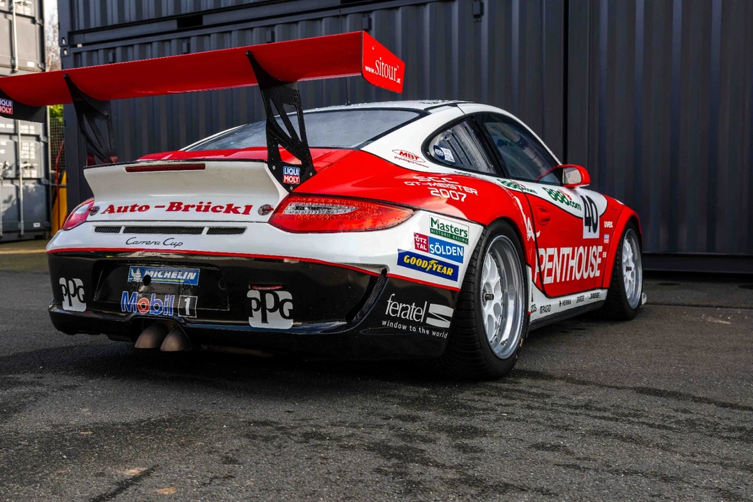 2010 Porsche 911 - Image 5 of 31