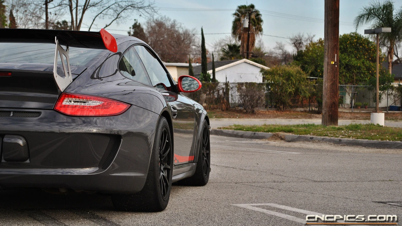 2010 Porsche 997 GT3 RS - Image 25 of 31