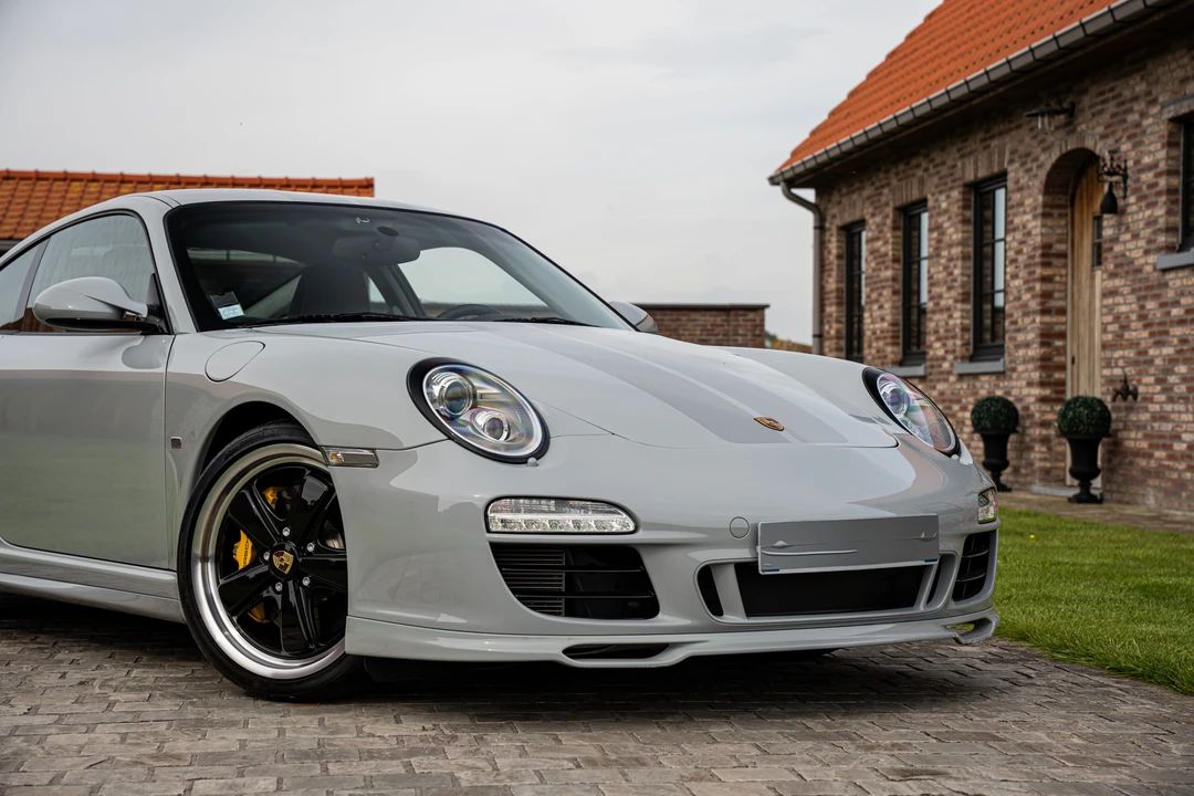 2010 Porsche 997 Carrera - Image 14 of 31