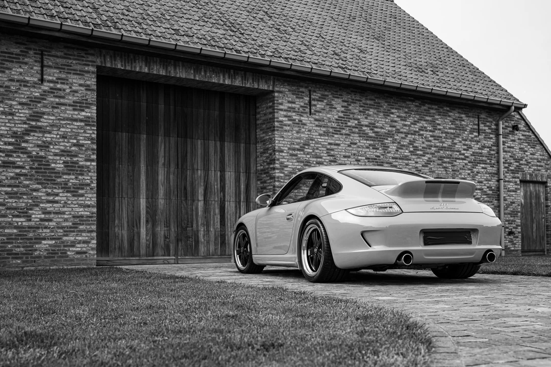 2010 Porsche 997 Carrera - Image 6 of 31