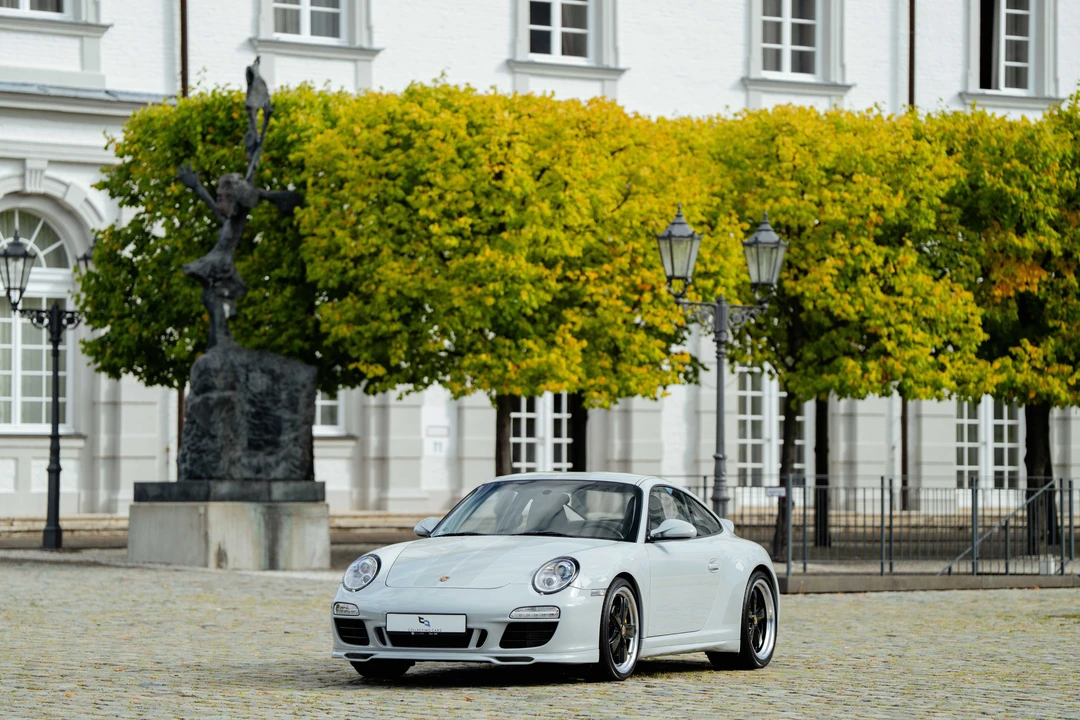 2010 Porsche 997 Sport Classic - Image 22 of 31