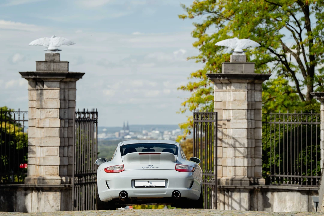 2010 Porsche 997 Sport Classic - Image 18 of 31