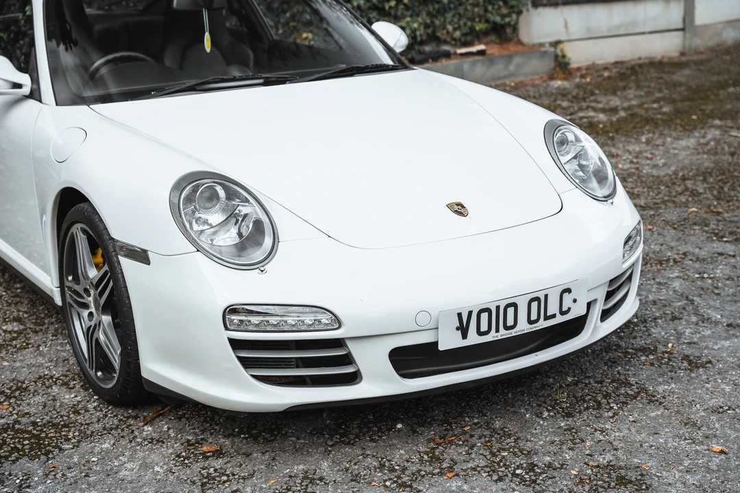 2010 Porsche 997 Carrera 4 - Image 17 of 31