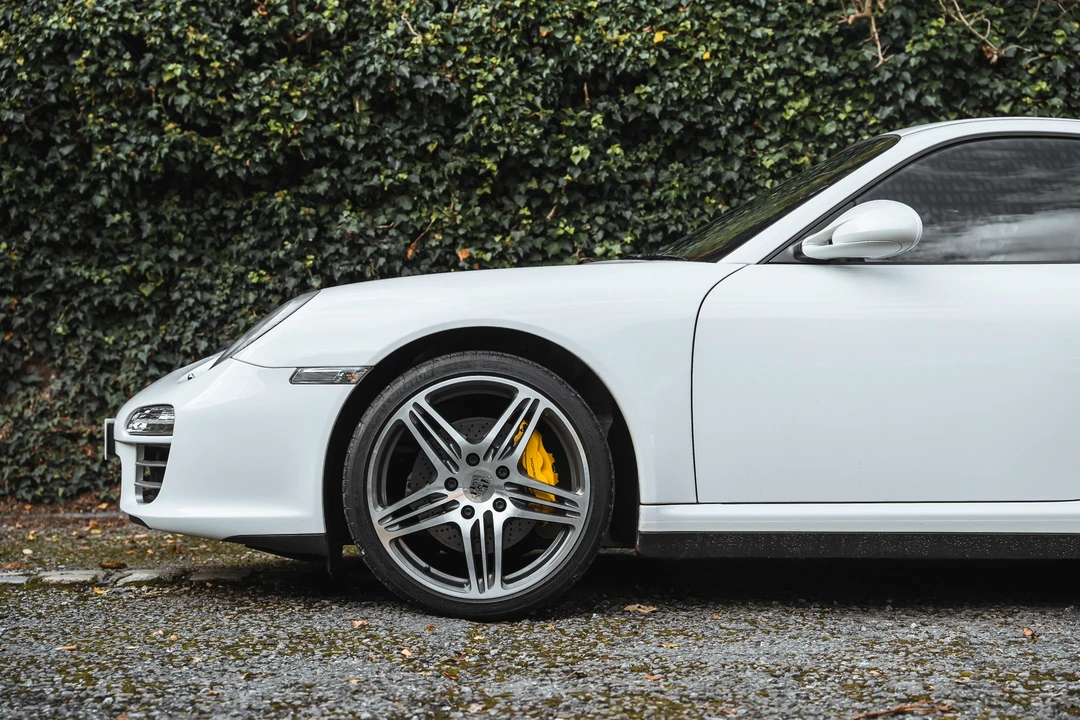 2010 Porsche 997 Carrera 4 - Image 30 of 31