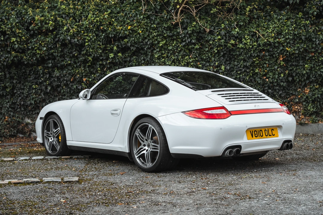 2010 Porsche 997 Carrera 4 - Image 5 of 31