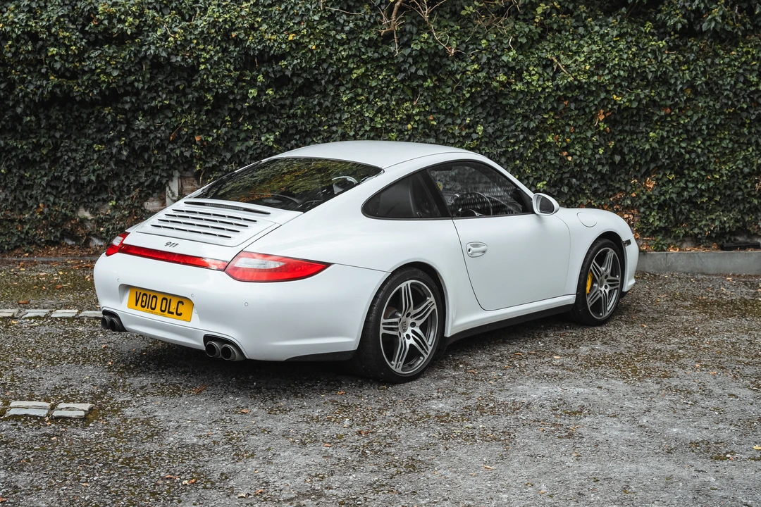 2010 Porsche 997 Carrera 4 - Image 14 of 31