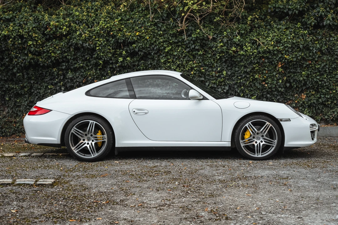 2010 Porsche 997 Carrera 4 - Image 15 of 31