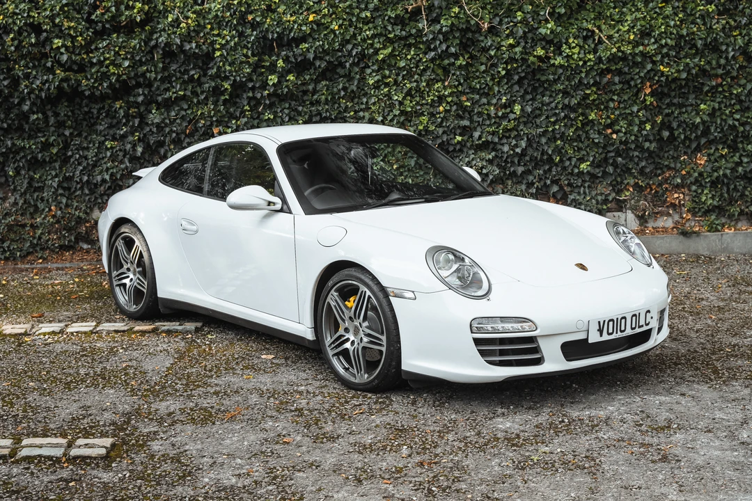 2010 Porsche 997 Carrera 4 - Image 9 of 31