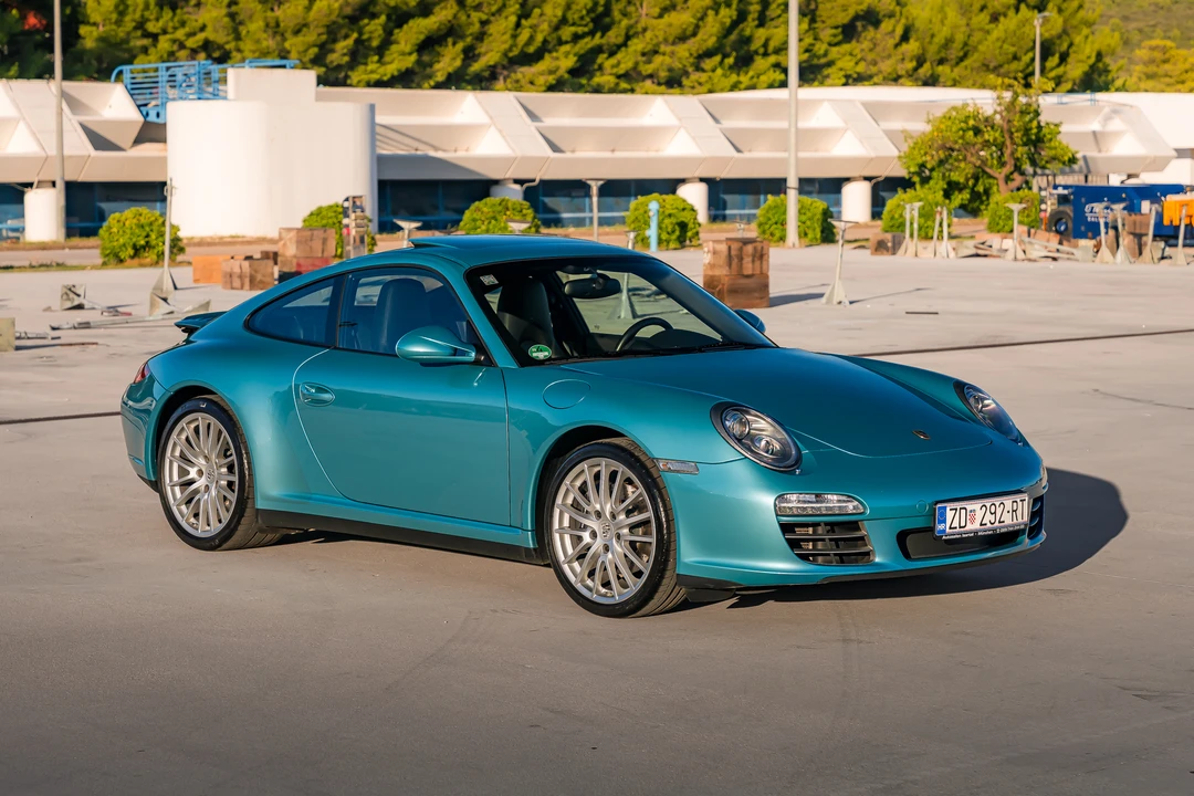 2010 Porsche 997 Carrera 4 - Image 12 of 31