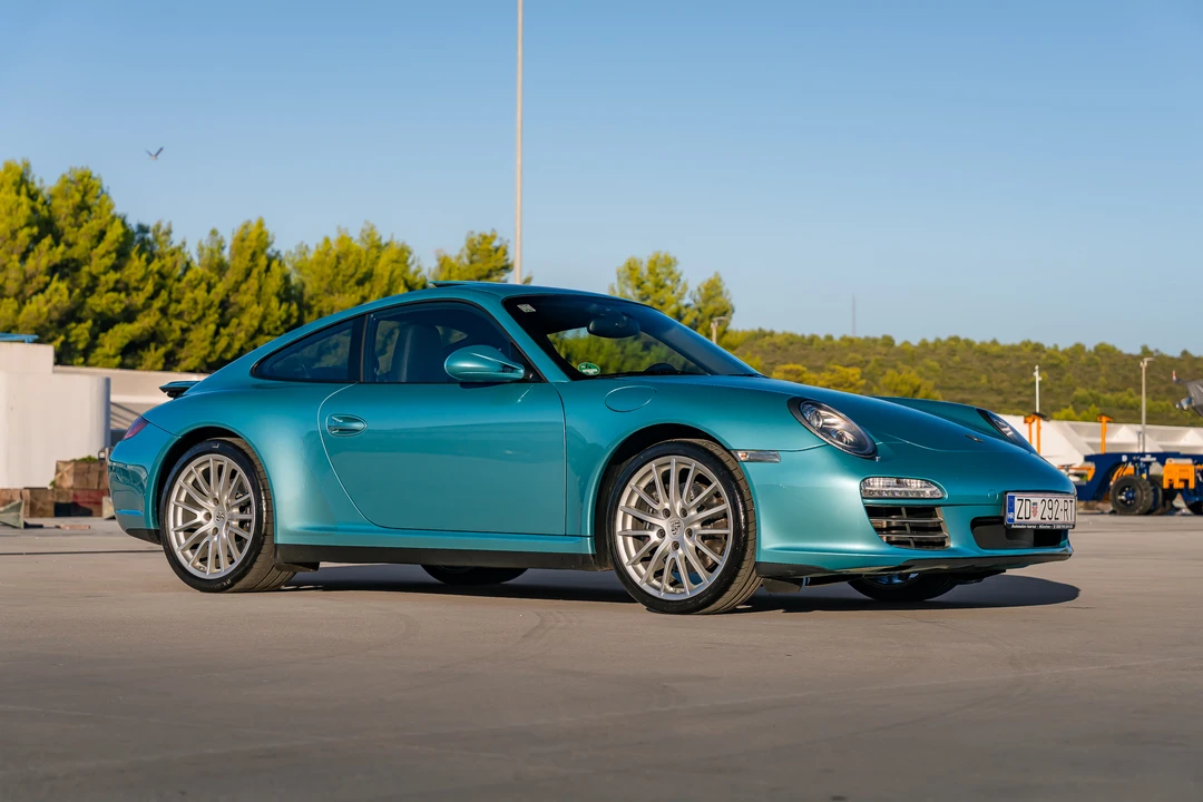 2010 Porsche 997 Carrera 4 - Image 17 of 31