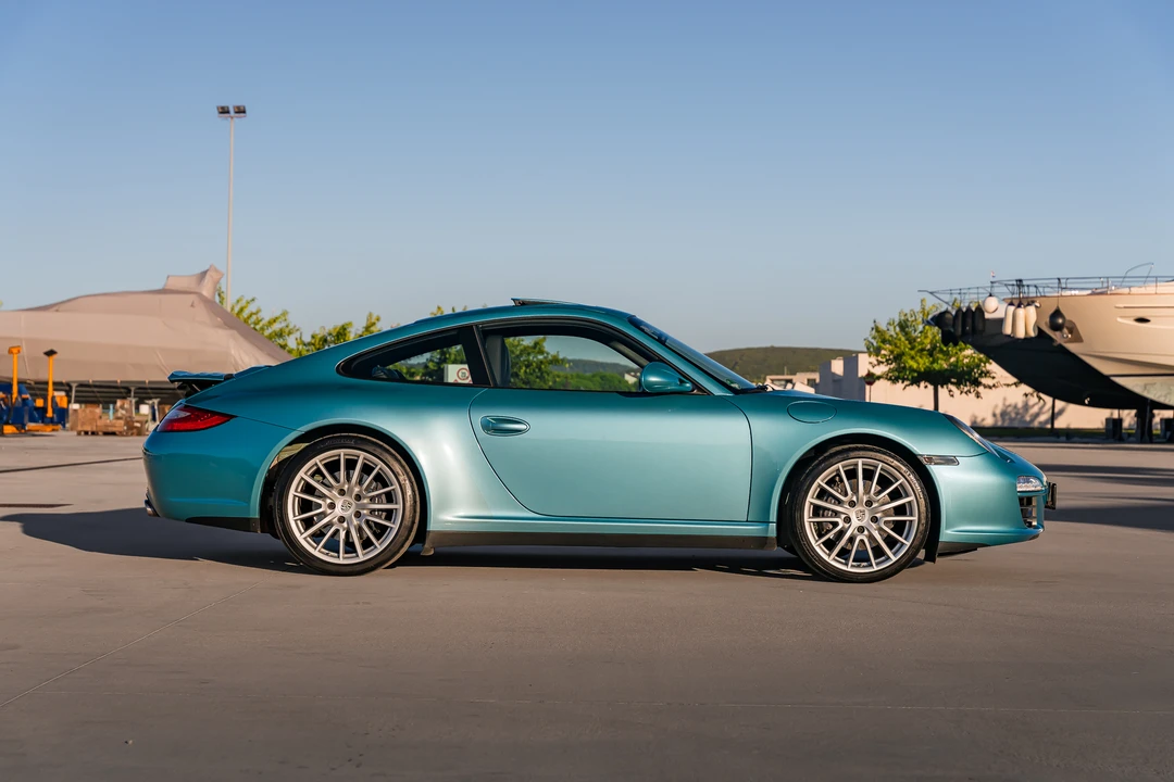2010 Porsche 997 Carrera 4 - Image 5 of 31