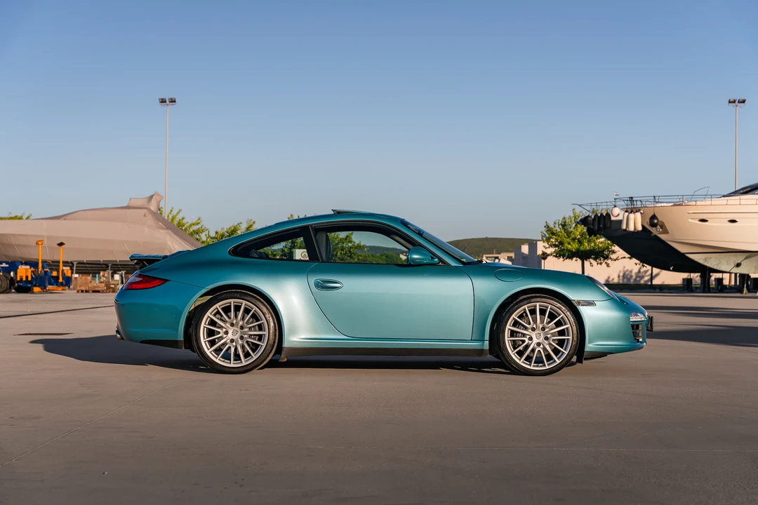 2010 Porsche 997 Carrera 4 - Image 18 of 31