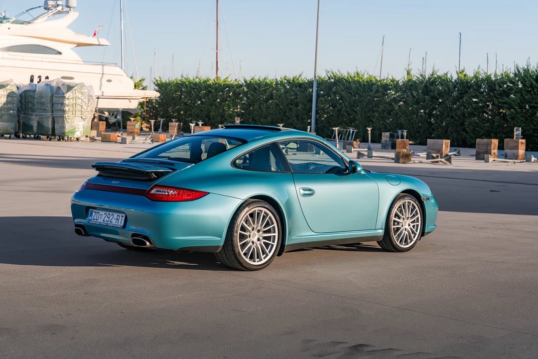 2010 Porsche 997 Carrera 4 - Image 19 of 31