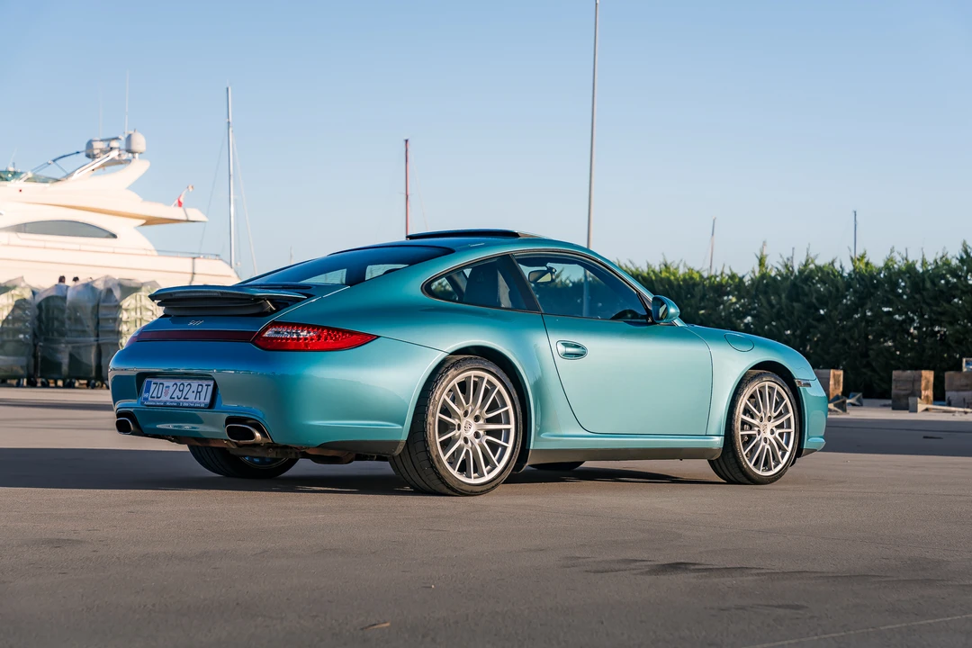 2010 Porsche 997 Carrera 4 - Image 6 of 31