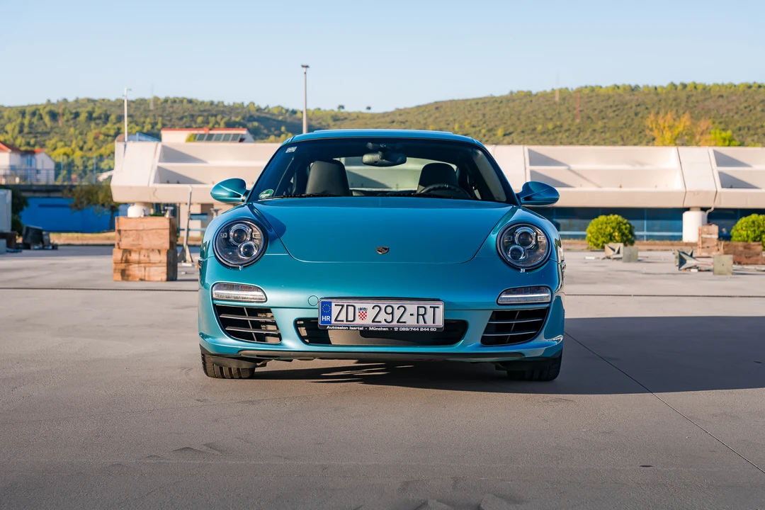 2010 Porsche 997 Carrera 4 - Image 11 of 31