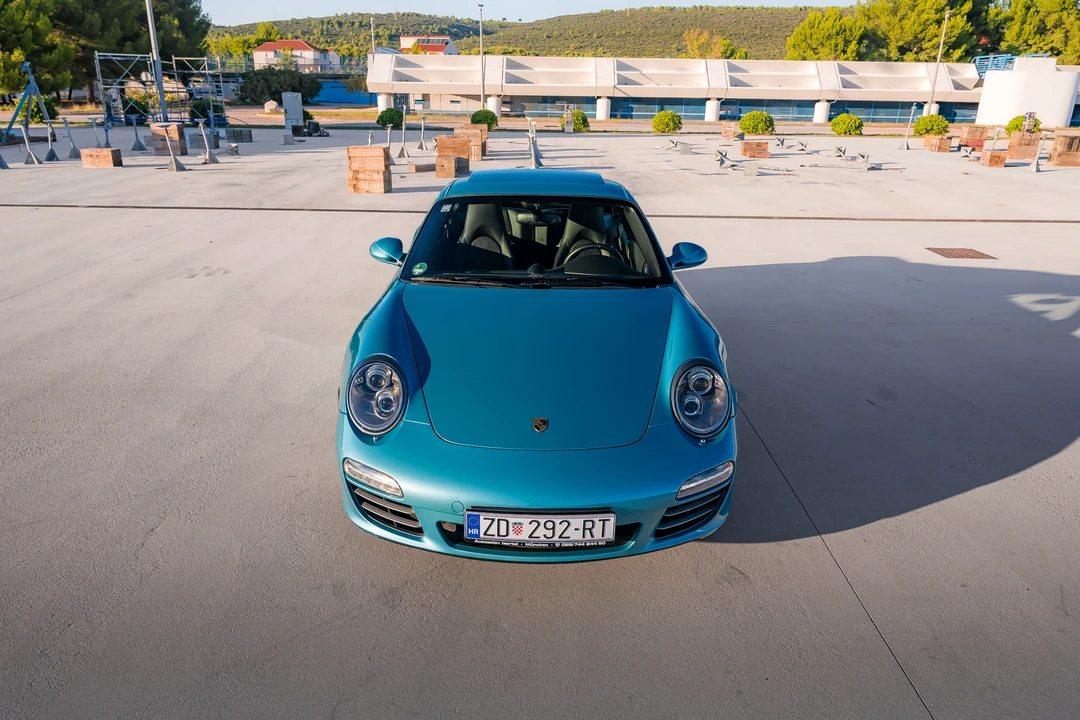 2010 Porsche 997 Carrera 4 - Image 22 of 31