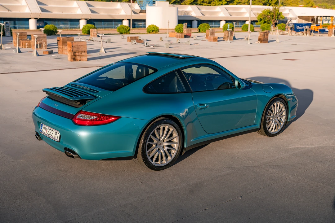 2010 Porsche 997 Carrera 4 - Image 26 of 31