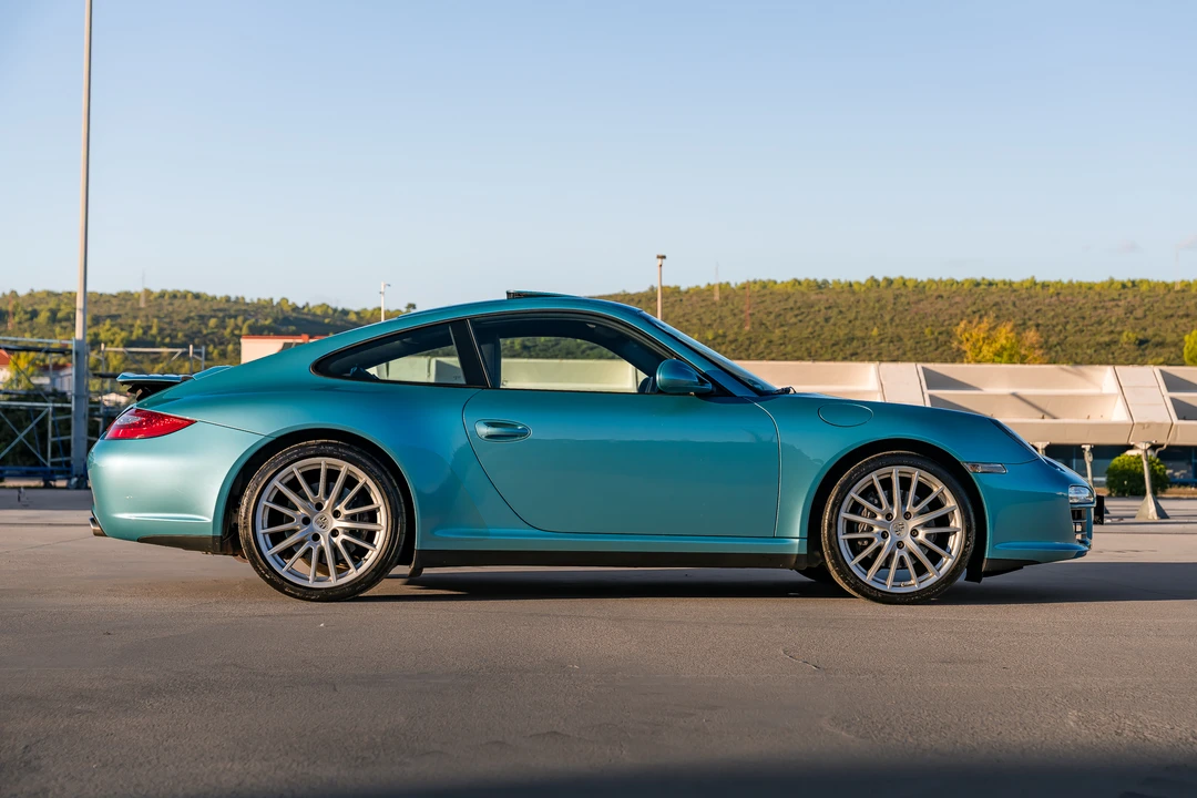 2010 Porsche 997 Carrera 4 - Image 27 of 31