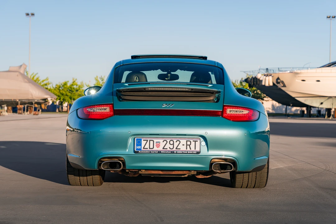 2010 Porsche 997 Carrera 4 - Image 28 of 31