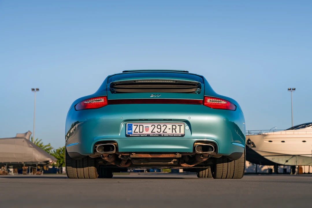 2010 Porsche 997 Carrera 4 - Image 29 of 31