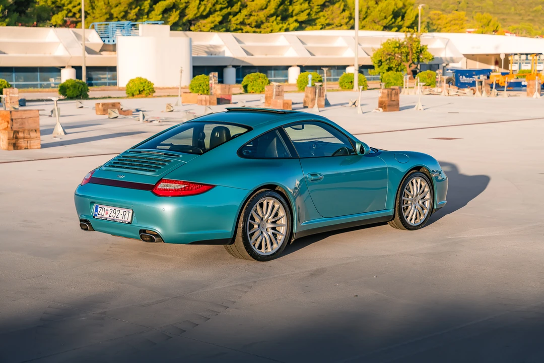 2010 Porsche 997 Carrera 4 - Image 30 of 31
