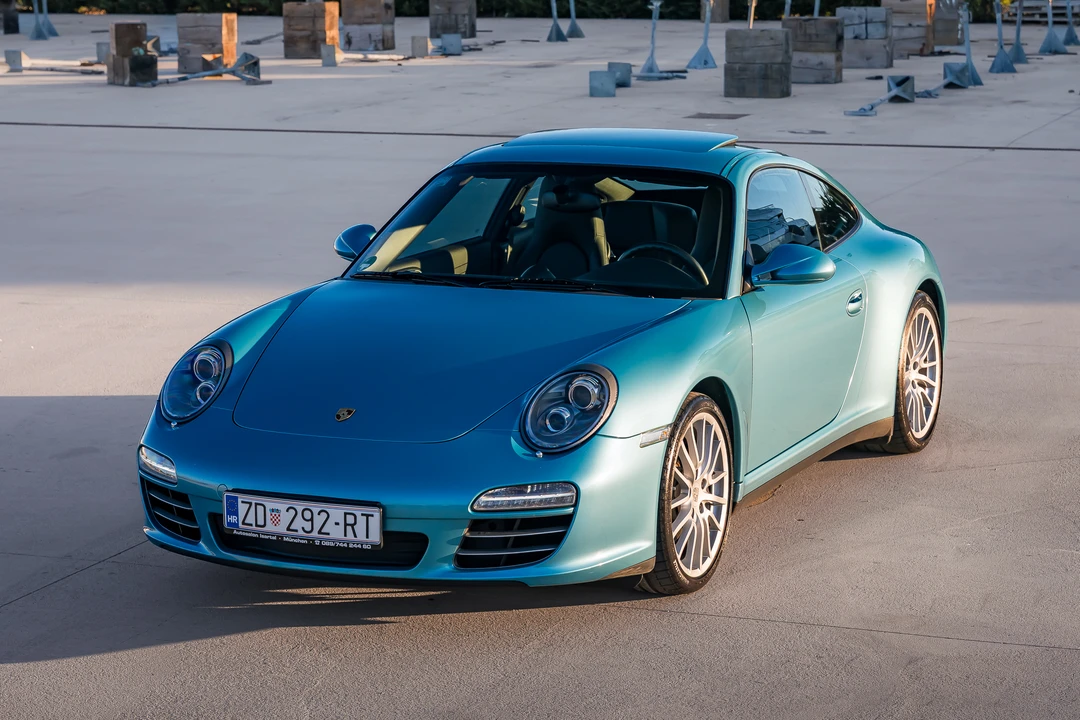 2010 Porsche 997 Carrera 4 - Image 10 of 31