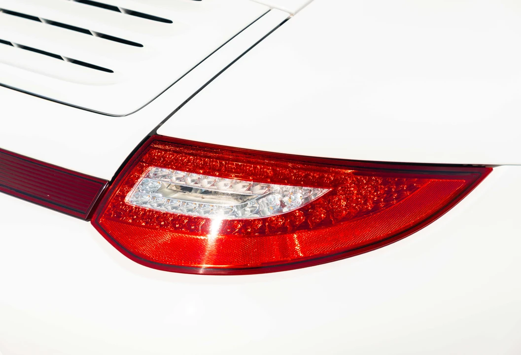 2010 Porsche 997 Carrera 4S - Image 14 of 31