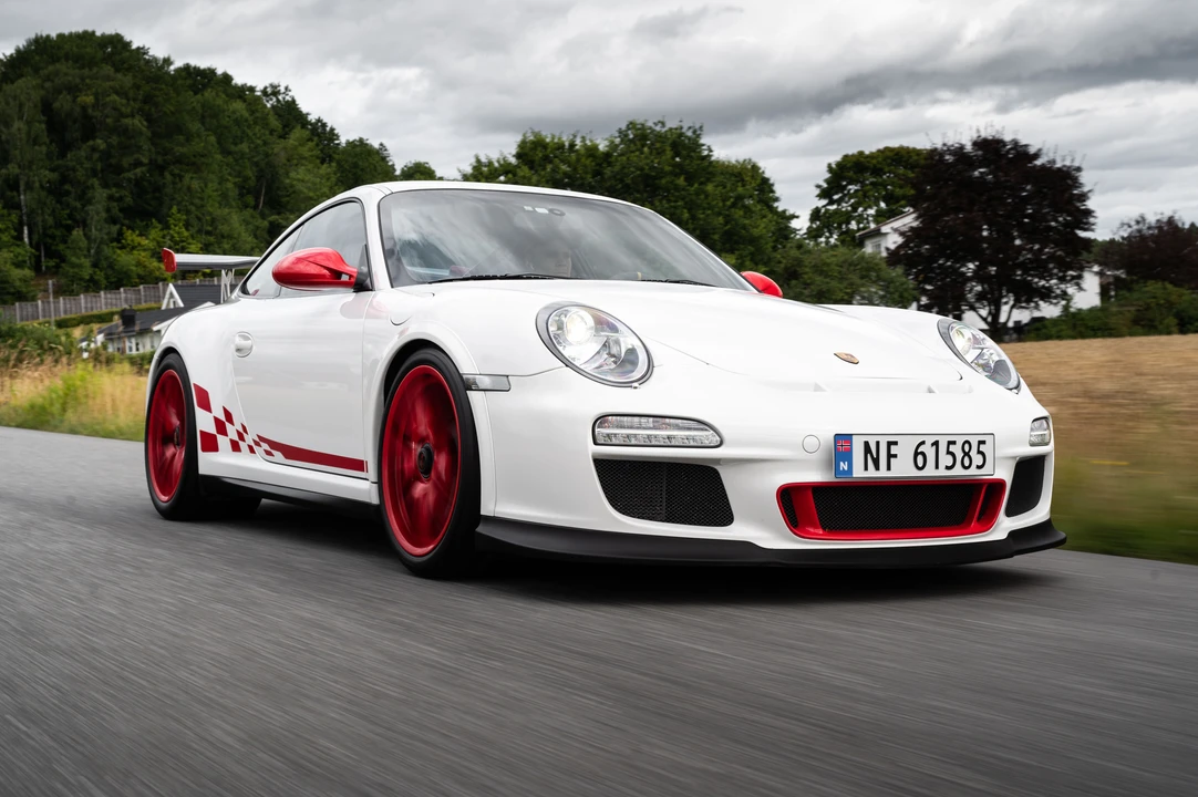 2010 Porsche 997 GT3 RS - Image 15 of 31