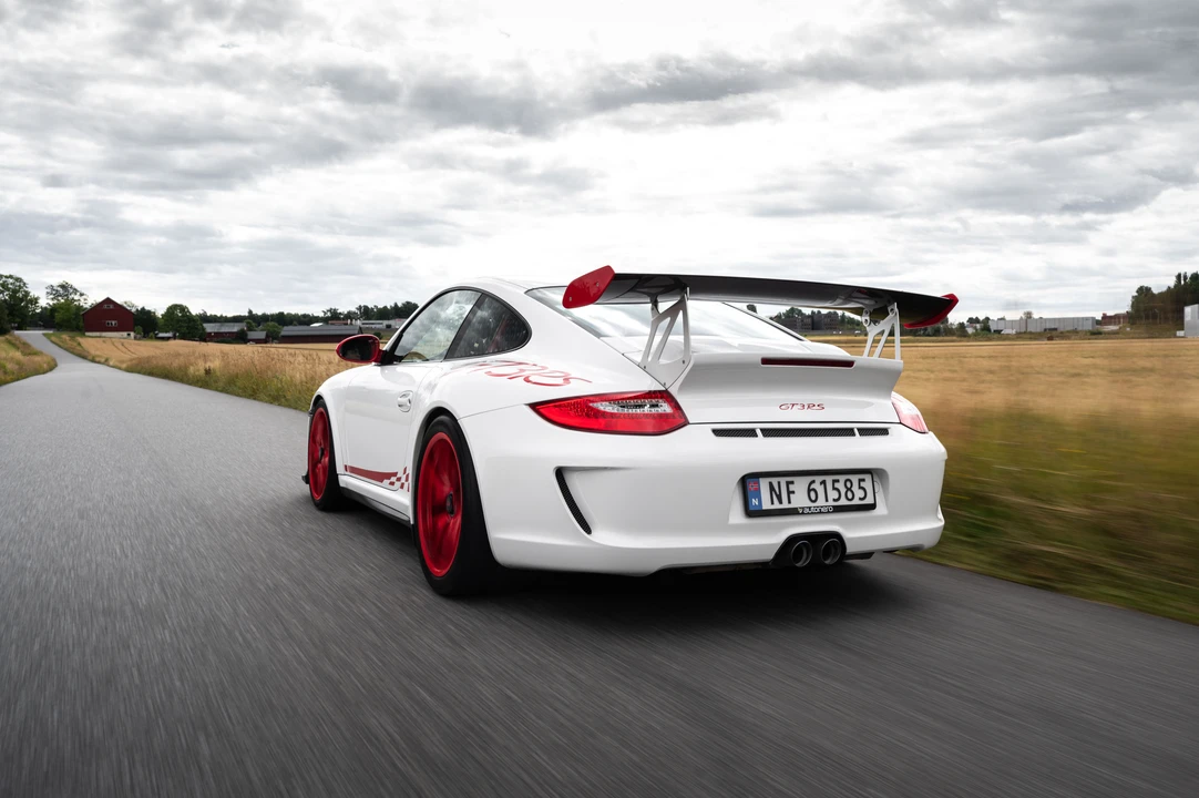 2010 Porsche 997 GT3 RS - Image 19 of 31