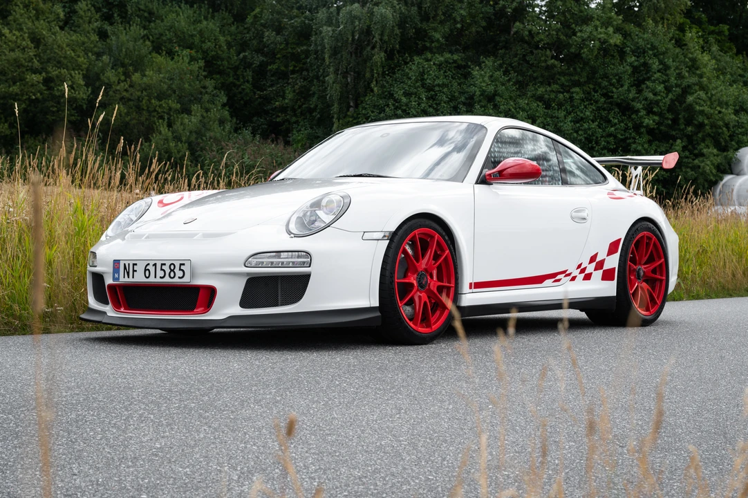 2010 Porsche 997 GT3 RS - Image 3 of 31