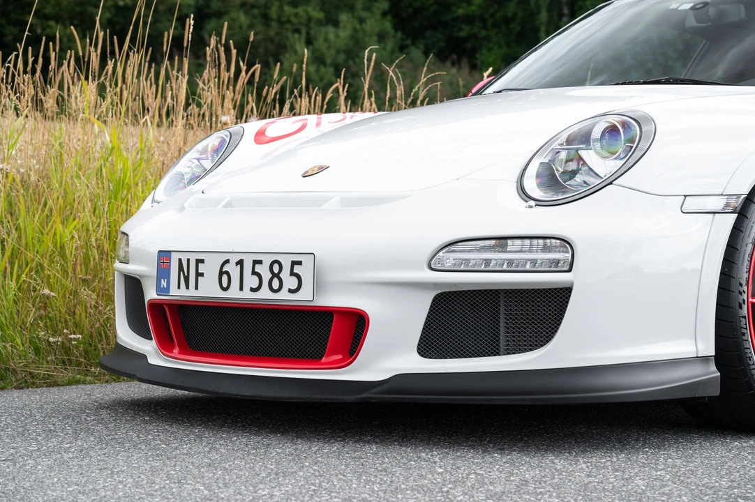 2010 Porsche 997 GT3 RS - Image 21 of 31